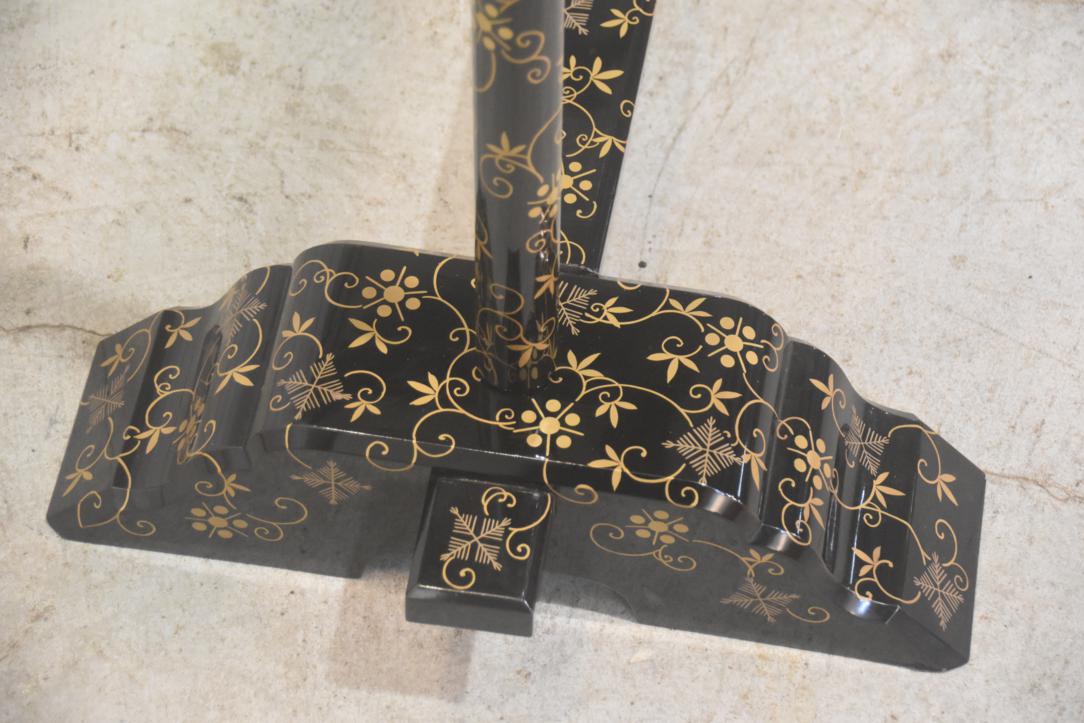 Japanese Lacquered Kimono Stand Width:1815mm - Image 3