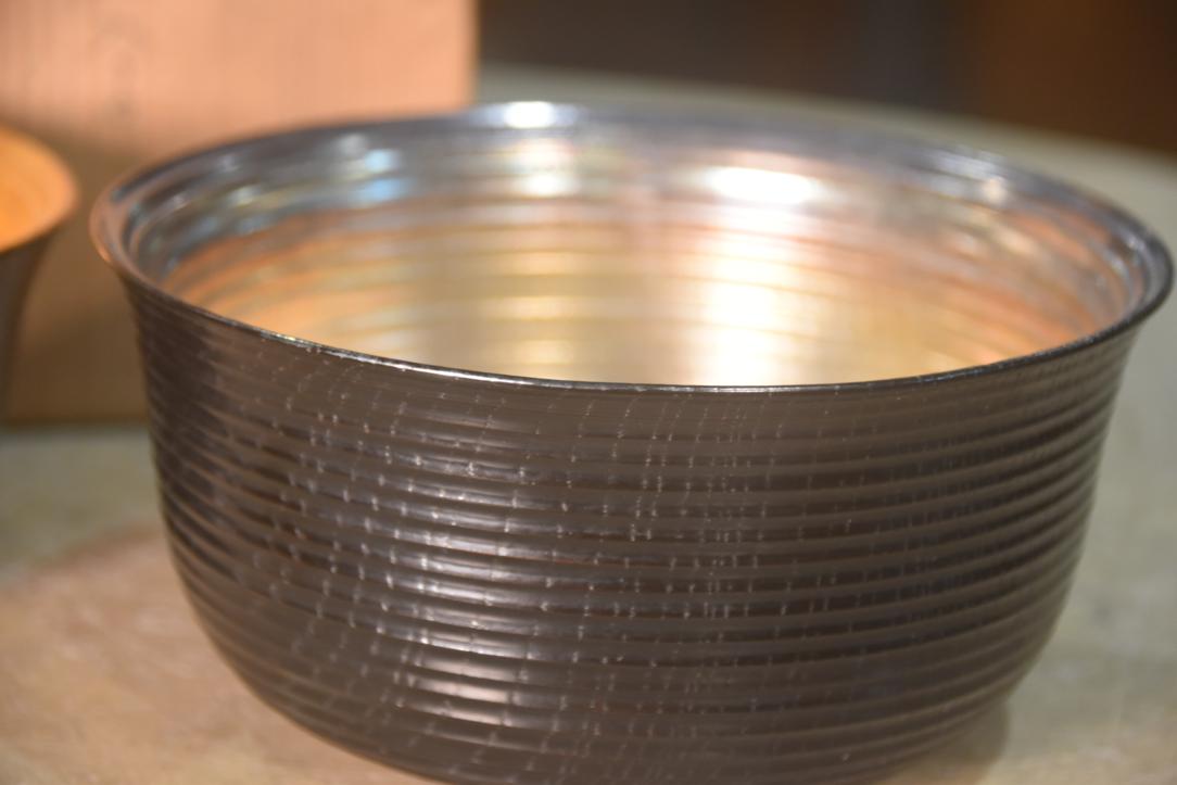 Wooden Bowl Set of 2 - Silver & Gold in a Wooden box Width:150mm - Image 3