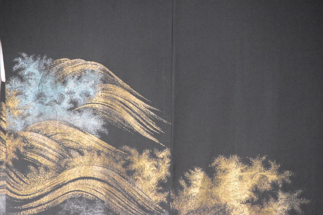 Gold and Silver Waves Haori Jacket - Image 4