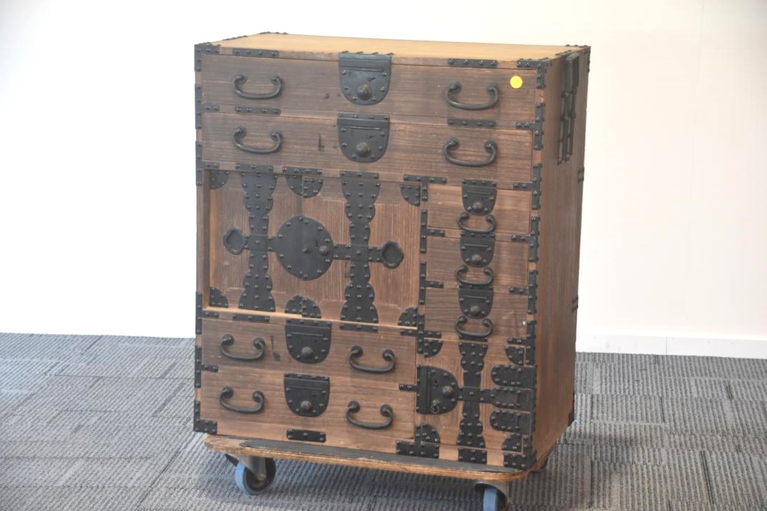 Tokyo Region Merchant Chest Width 780mm