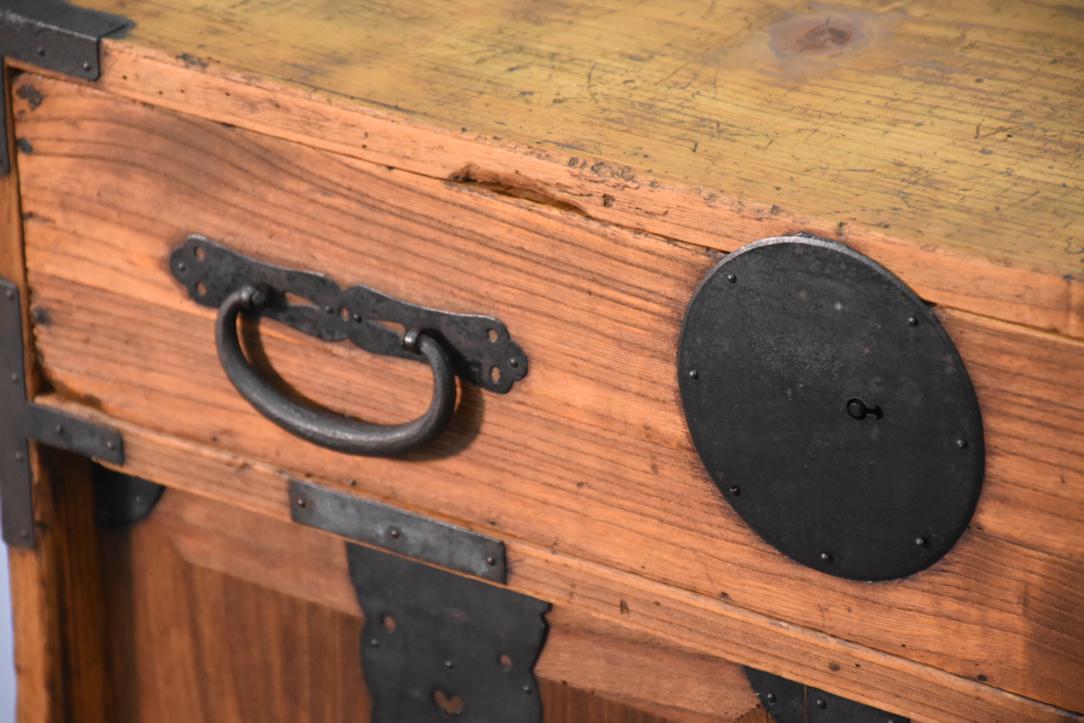 Meiji Period Tokyo Region Merchant's Chest in Paulownia Width:780mm - Image 2