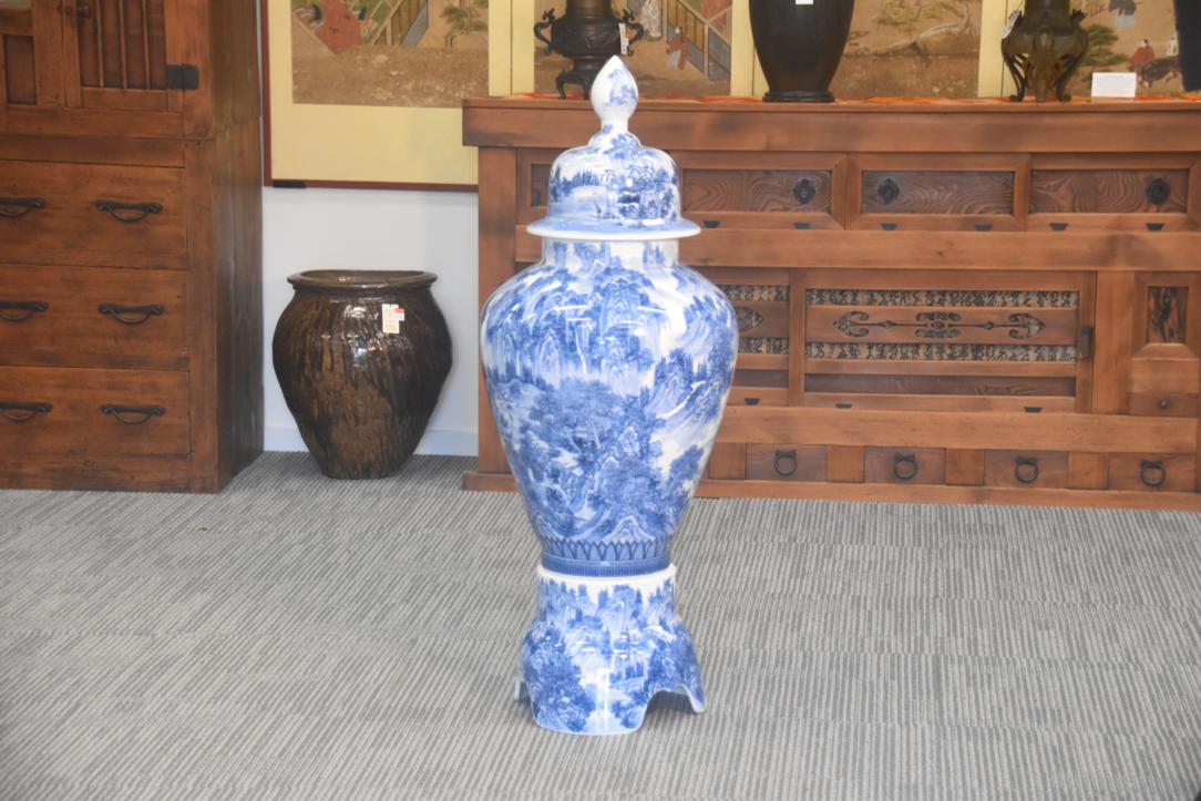 A Large Blue and White Japanese Lidded Imari Vase and Stand Height:1200mm