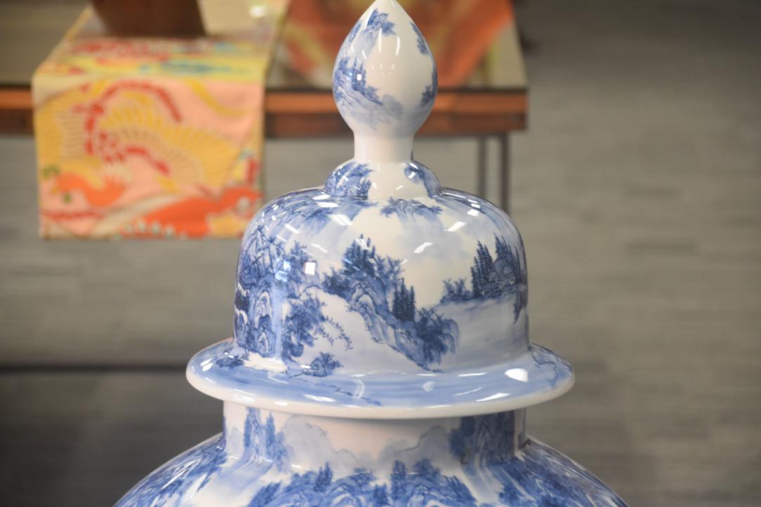 A Large Blue and White Japanese Lidded Imari Vase and Stand Height:1200mm - Image 4