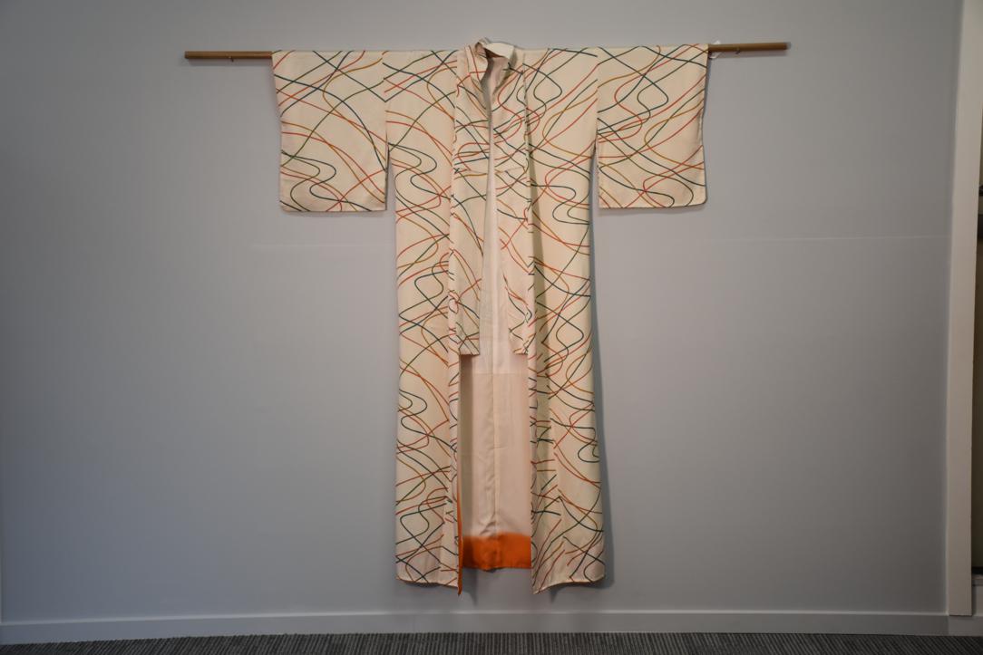 Flowing Ribbons Japanese Silk Kimono - Image 4