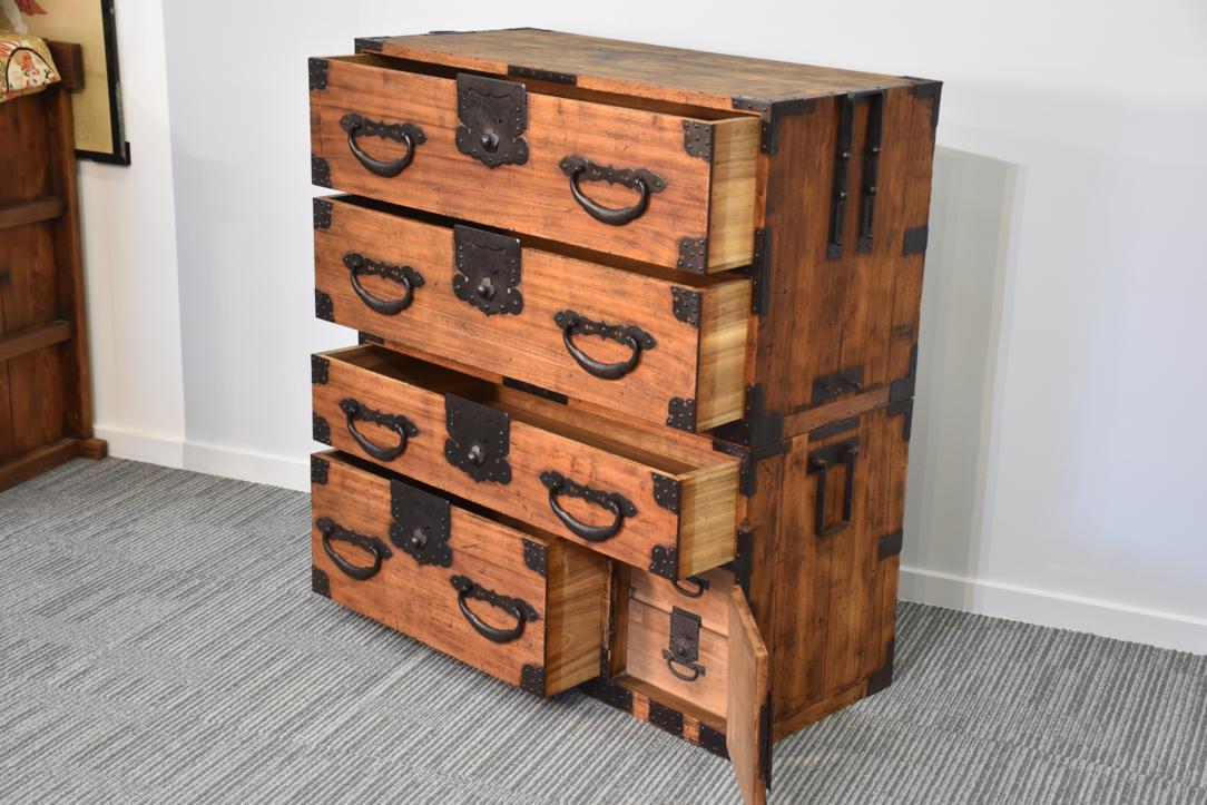 Antique 2 Section Campaign Chest (Clothing Chest) Width:935mm - Image 7