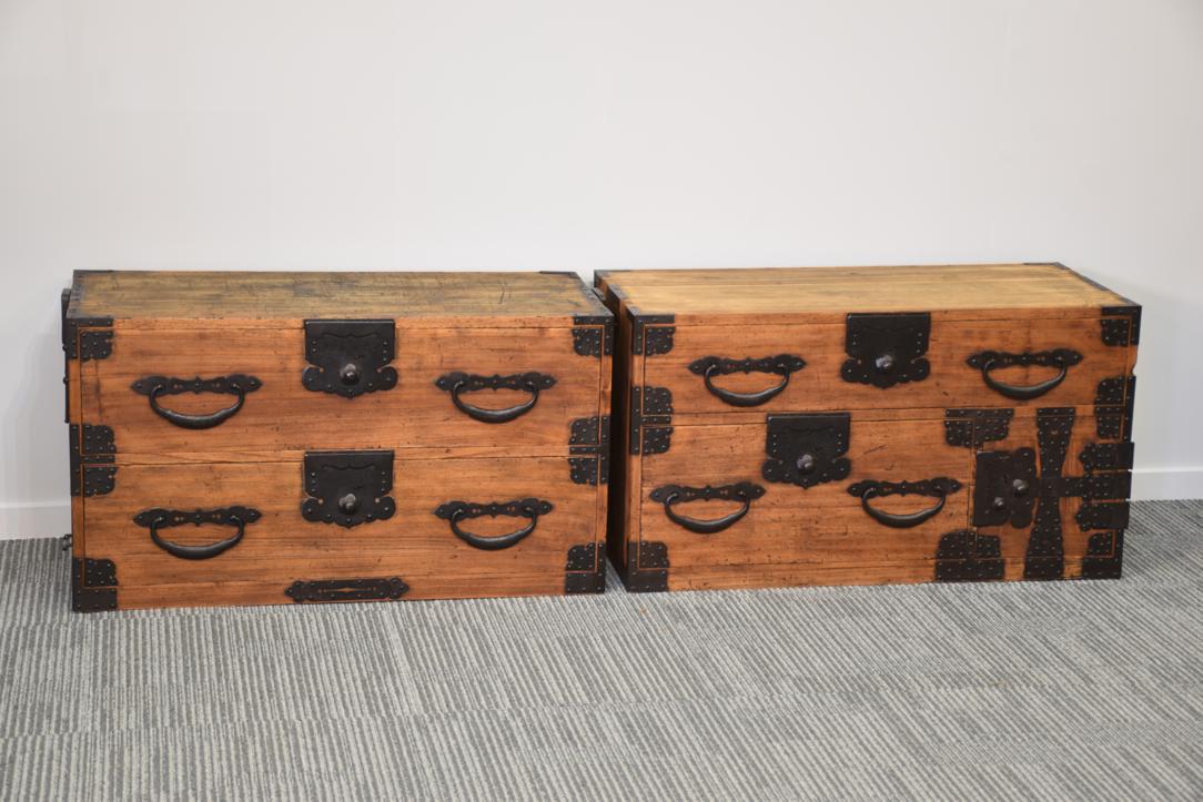 Antique 2 Section Campaign Chest (Clothing Chest) Width:935mm - Image 4