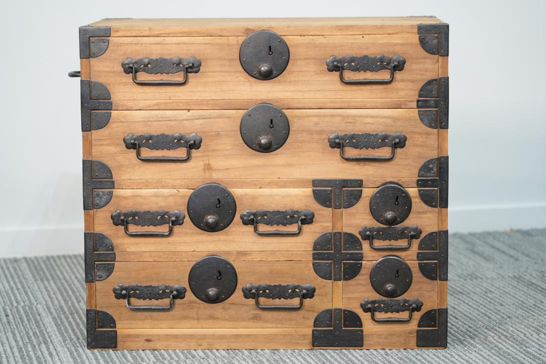 Small accessories chest bedside drawers