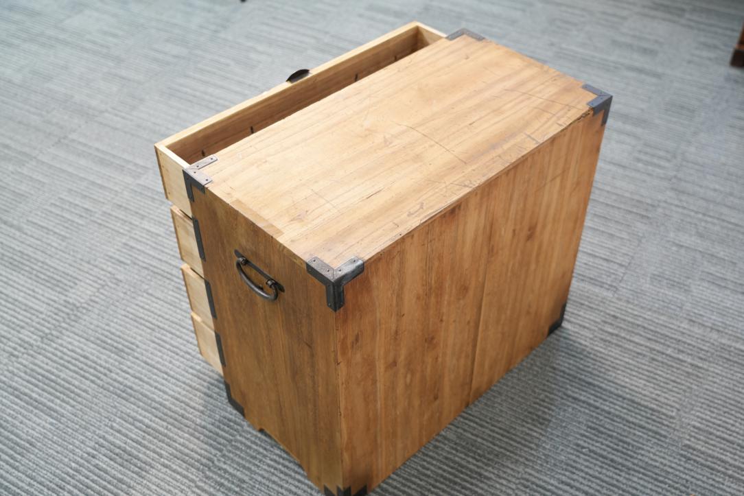 Small accessories chest bedside drawers
