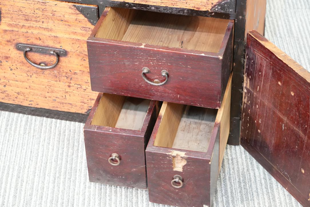 A very rare extra-wide Edo Period Sendai region Chest Width:1630mm - Image 3