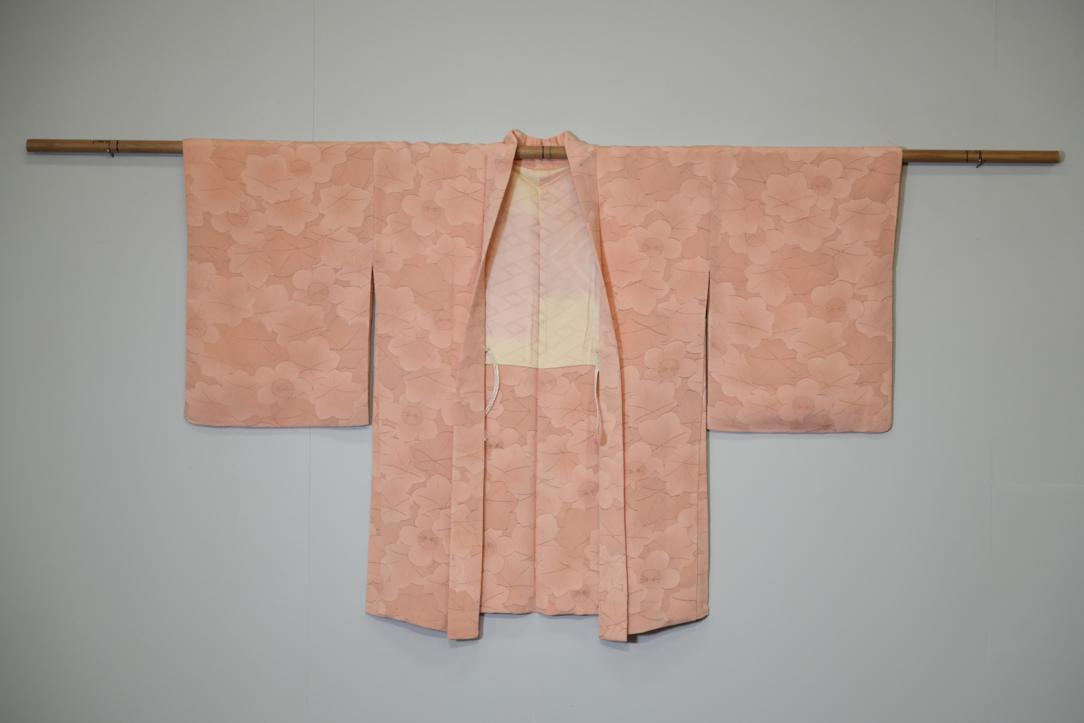 Crepe Silk and Peaches Vintage Japanese Haori Jacket - Image 3
